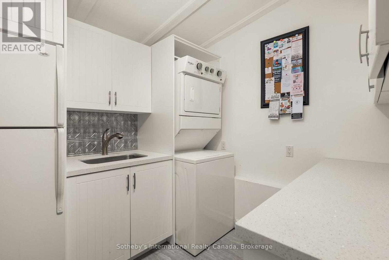 1032 Sunset Bay Road N, Gravenhurst, Ontario  P1P 1R2 - Photo 49 - X12296919