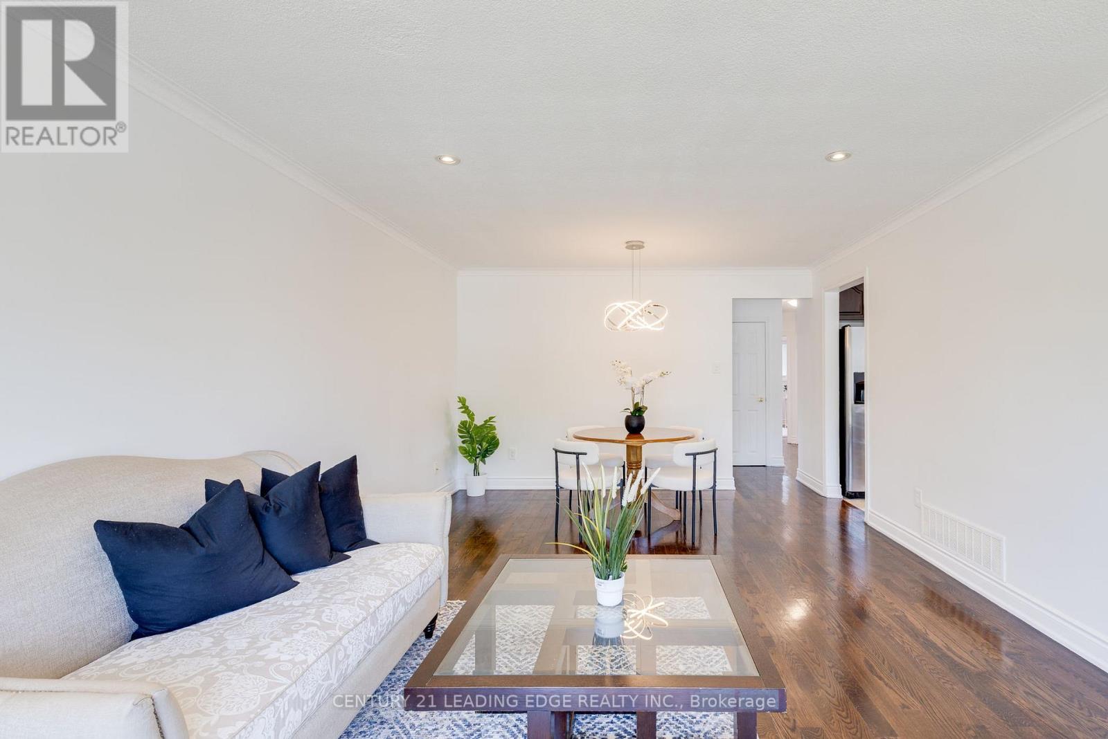 83 Marilake Drive, Toronto (Agincourt South-Malvern West), Ontario  M1S 1V8 - Photo 5 - E12296880