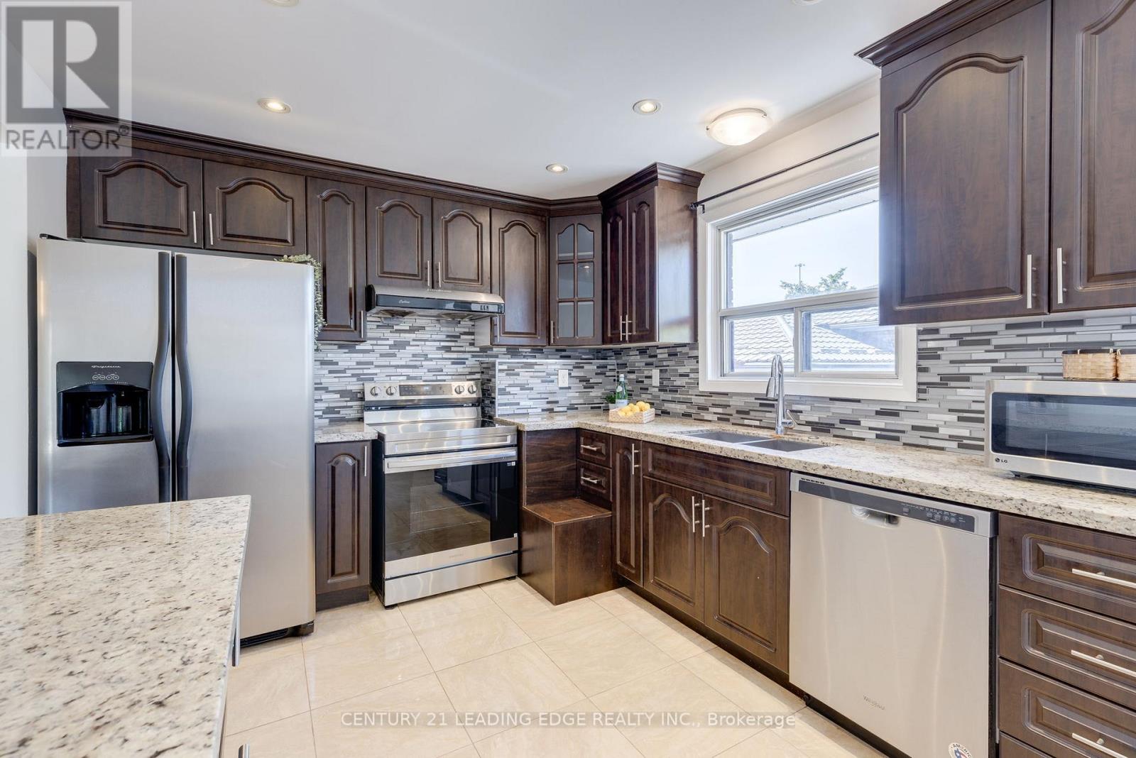 83 Marilake Drive, Toronto (Agincourt South-Malvern West), Ontario  M1S 1V8 - Photo 7 - E12296880