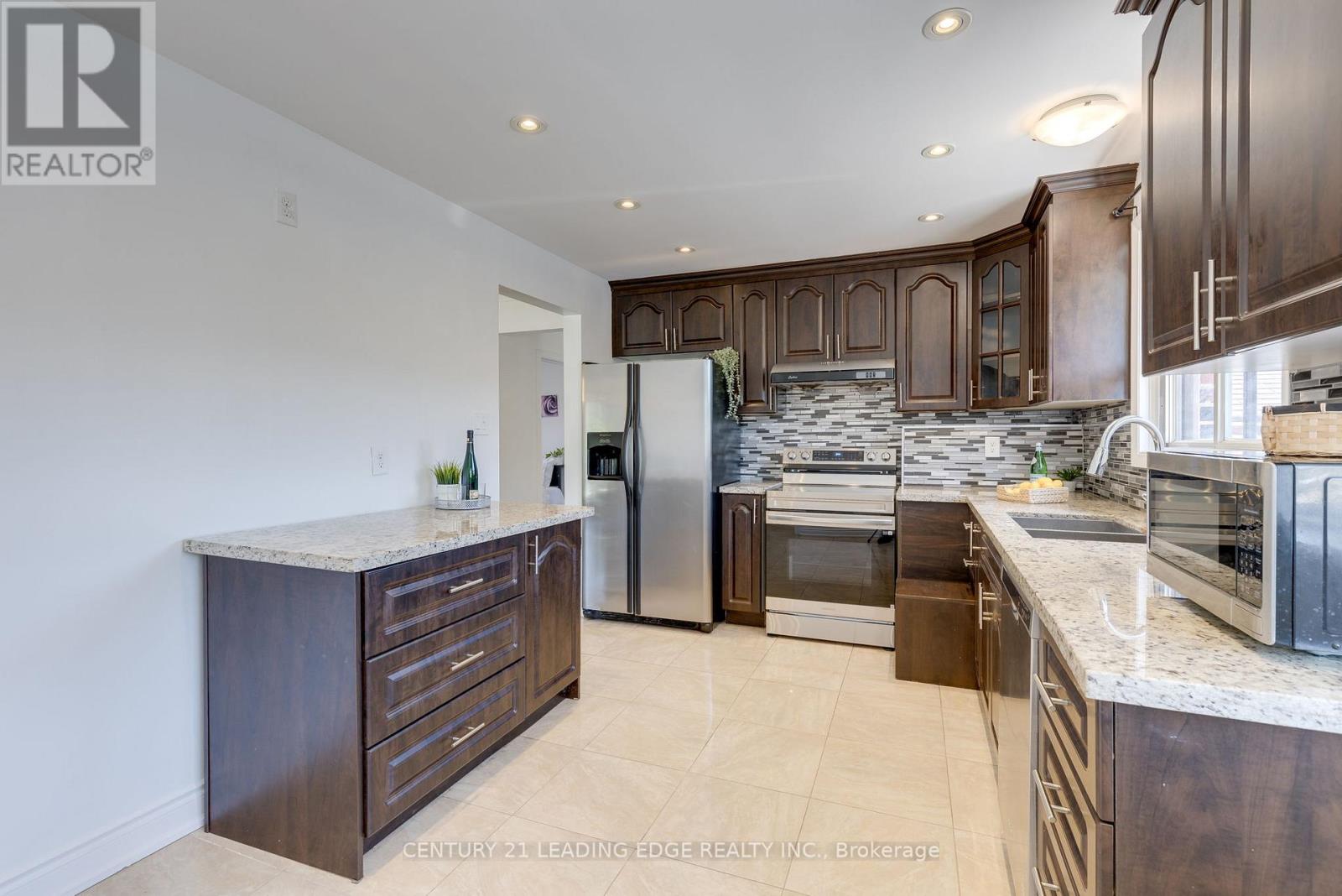 83 Marilake Drive, Toronto (Agincourt South-Malvern West), Ontario  M1S 1V8 - Photo 9 - E12296880