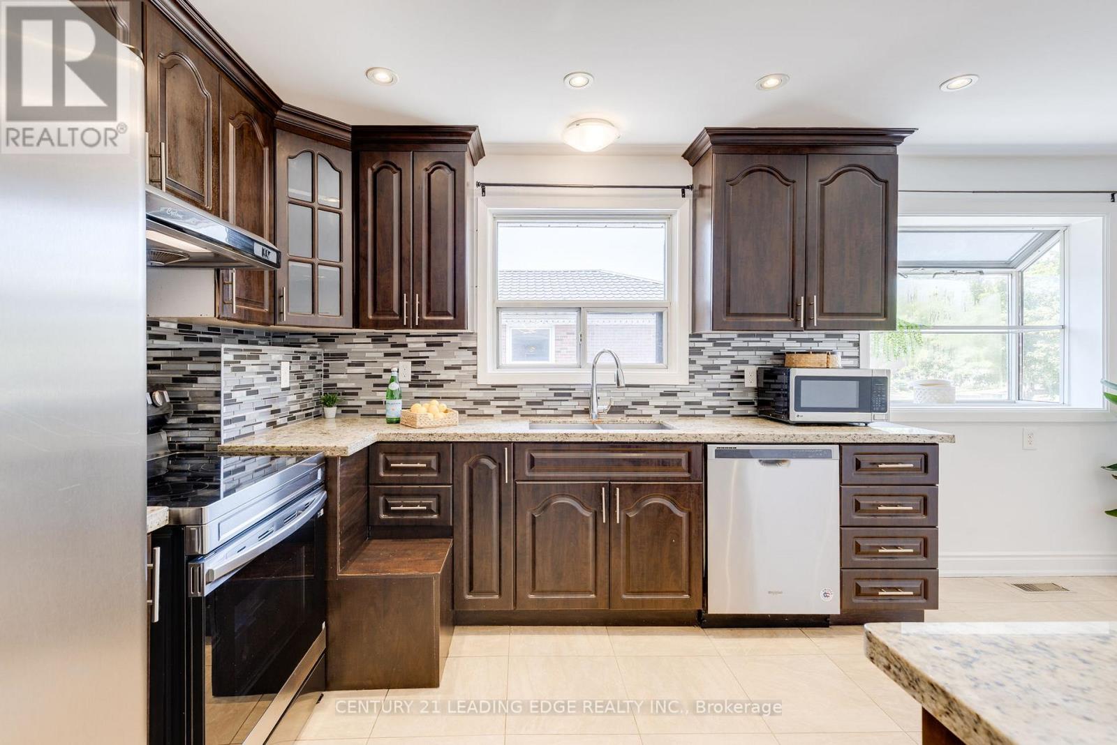 83 Marilake Drive, Toronto (Agincourt South-Malvern West), Ontario  M1S 1V8 - Photo 6 - E12296880