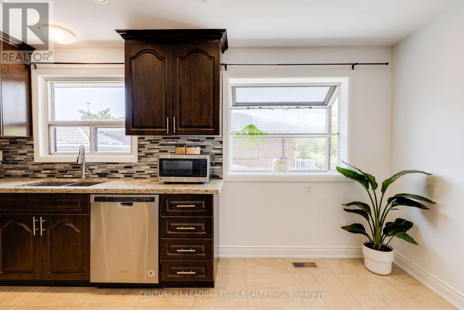 83 Marilake Drive, Toronto (Agincourt South-Malvern West), Ontario  M1S 1V8 - Photo 8 - E12296880