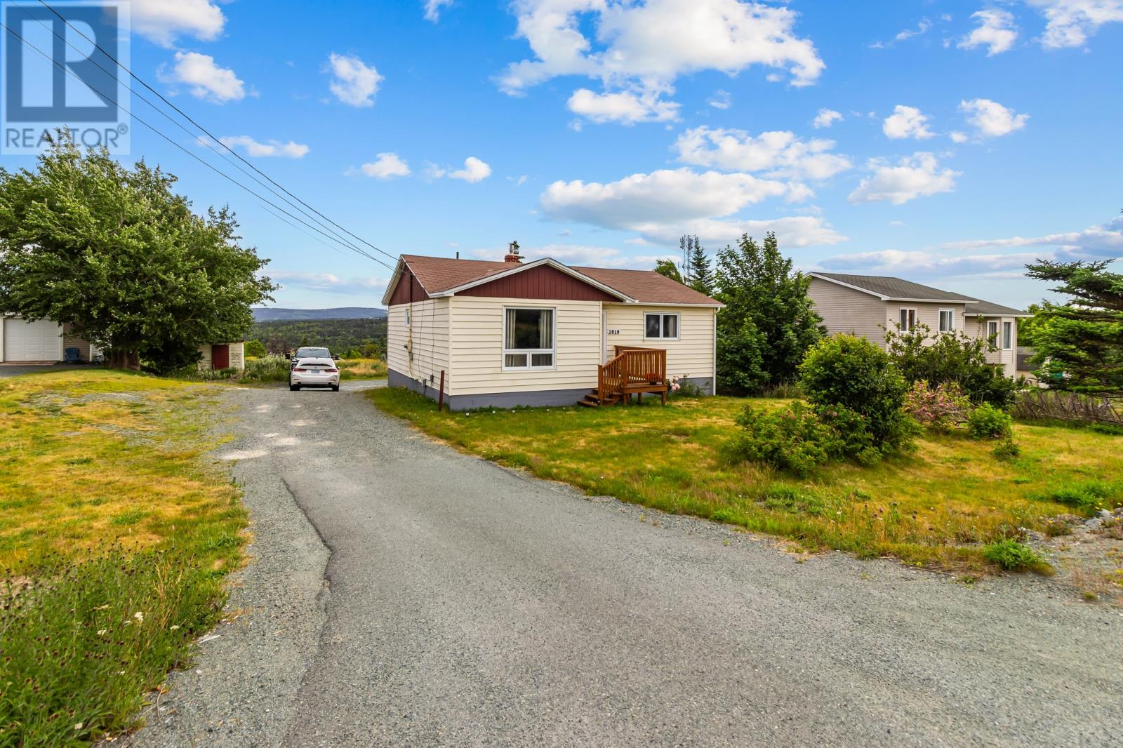 Property at 1010 Torbay Road image 3