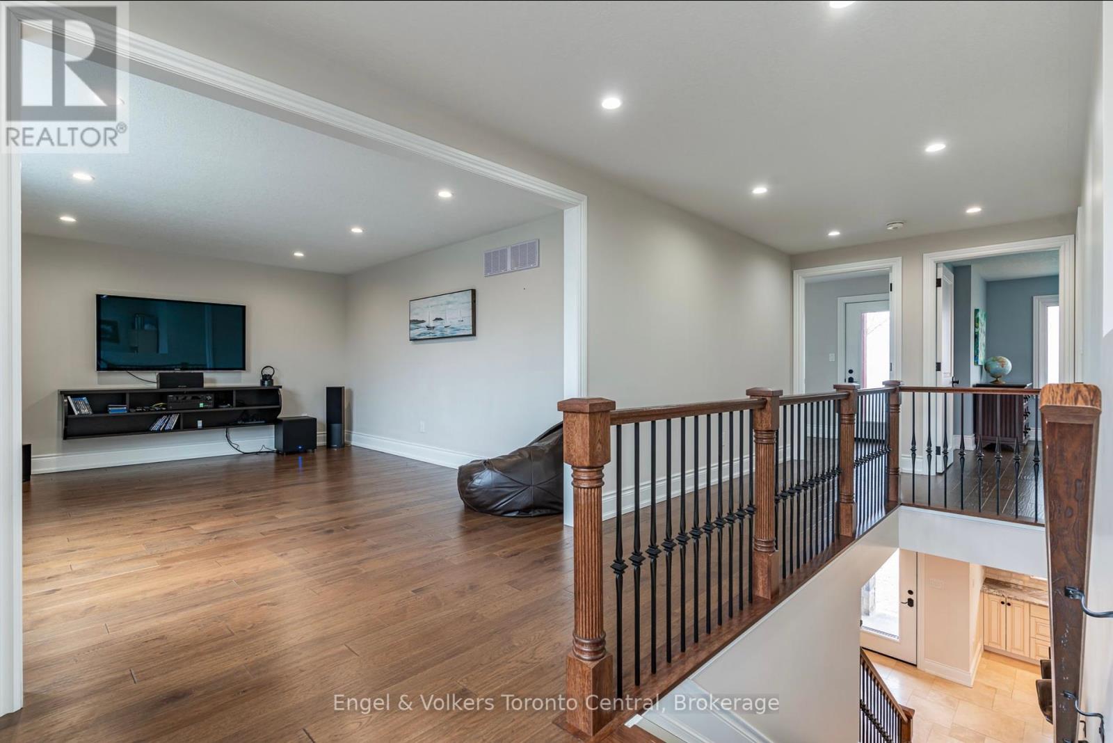 47 Glen Road, Collingwood, Ontario  L9Y 0X2 - Photo 11 - S12106102