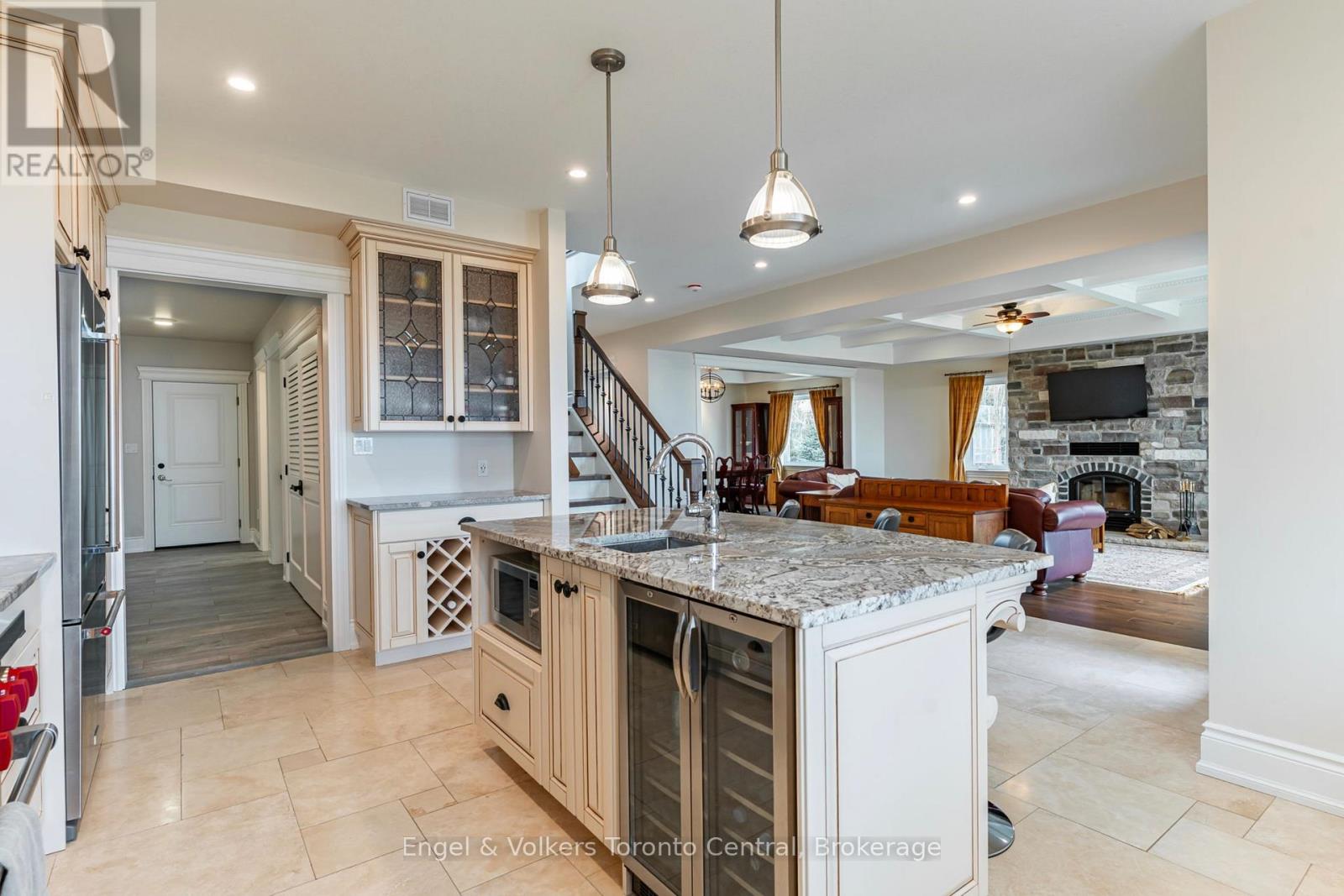 47 Glen Road, Collingwood, Ontario  L9Y 0X2 - Photo 5 - S12106102