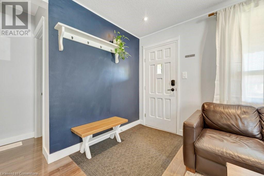 Property at 23 BROADVIEW Avenue image 4