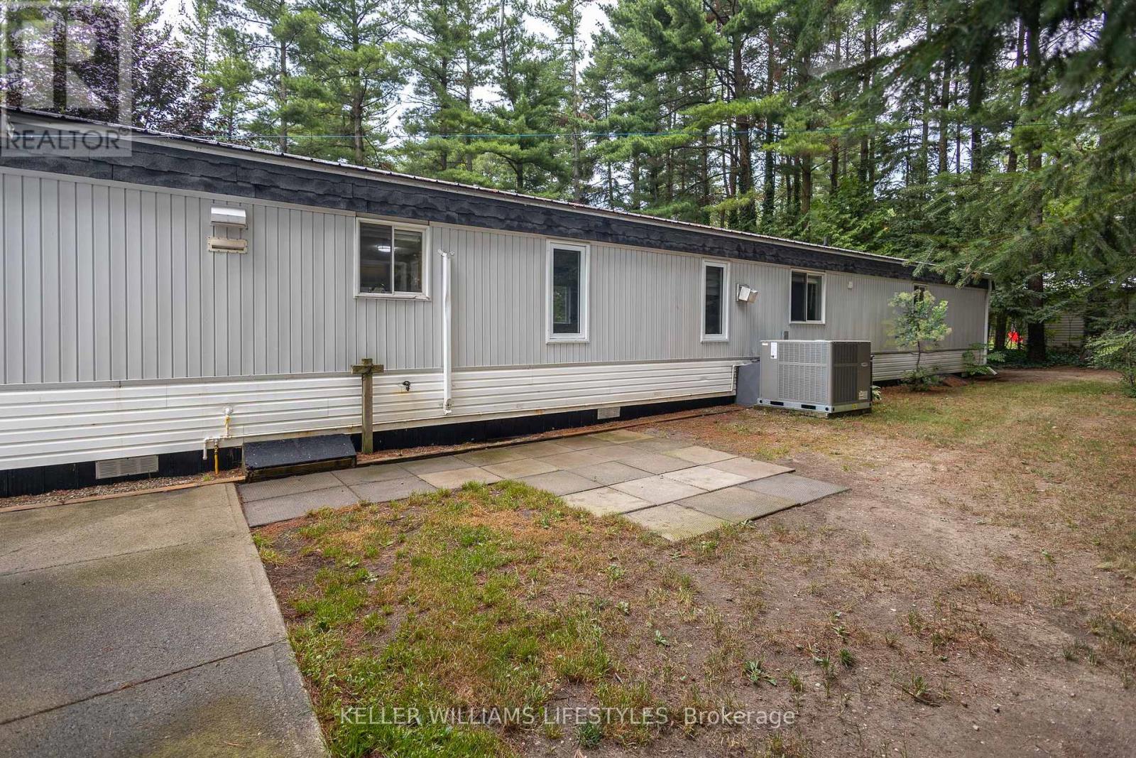 314 Black Spruce Drive, Central Huron, Ontario  N0M 1G0 - Photo 44 - X12297063