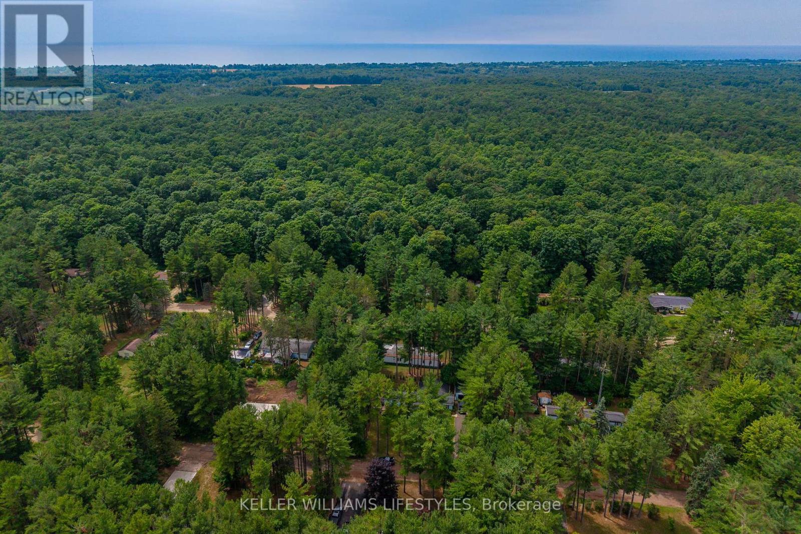 314 Black Spruce Drive, Central Huron, Ontario  N0M 1G0 - Photo 50 - X12297063