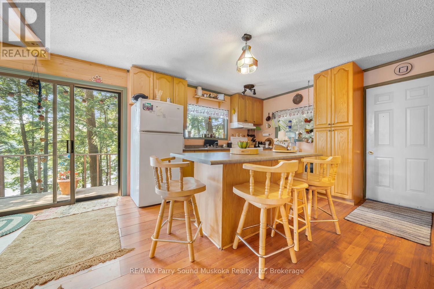 20 Peninsula Trail, Seguin, Ontario  P2A 2W8 - Photo 19 - X12293231