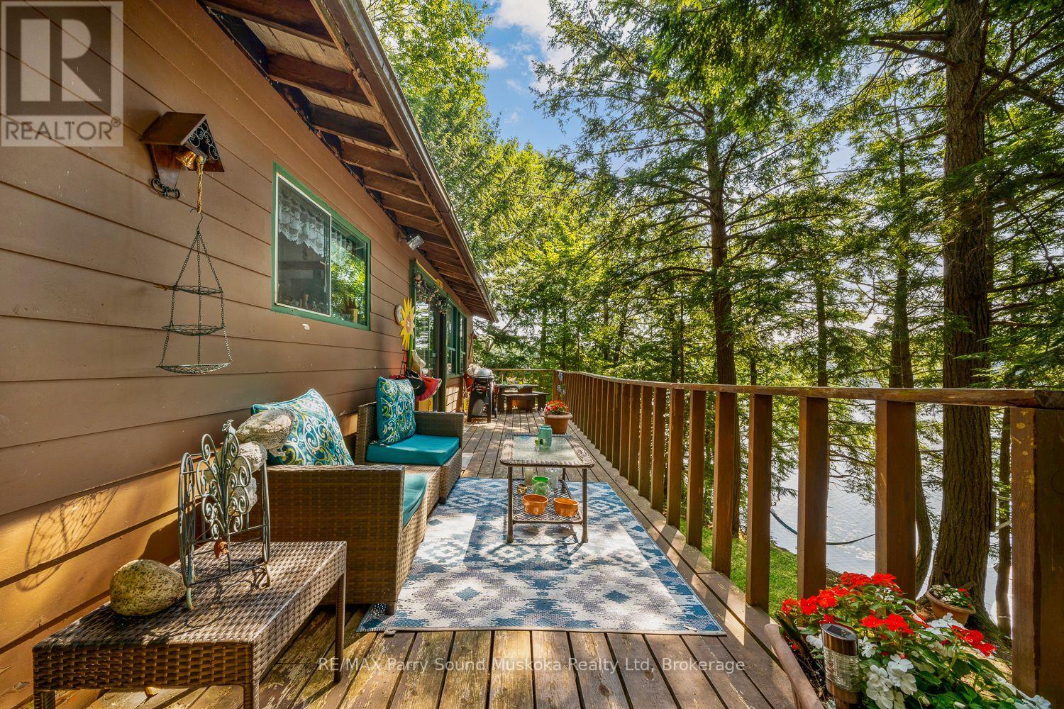 20 Peninsula Trail, Seguin, Ontario  P2A 2W8 - Photo 11 - X12293231