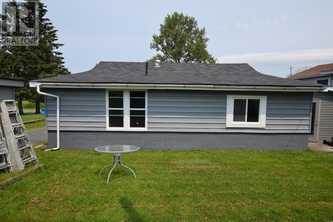 13 Ash St, Blind River, Ontario  P0R 1B0 - Photo 6 - SM251977