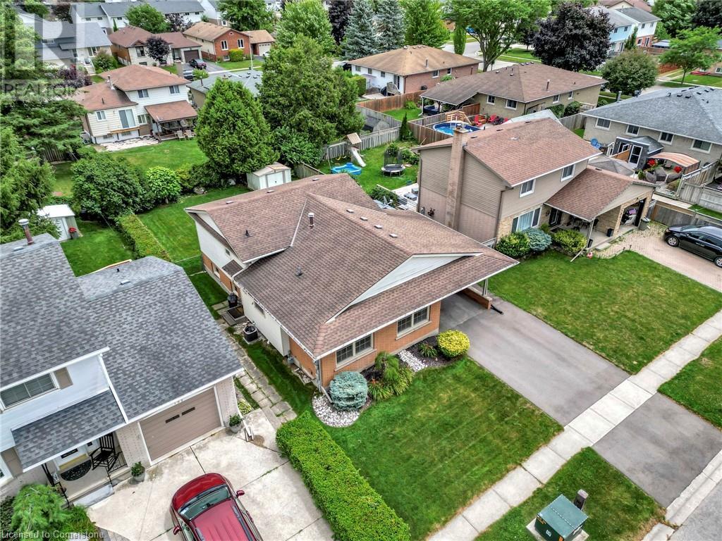 Property at 188 ABBOTT Place image 3