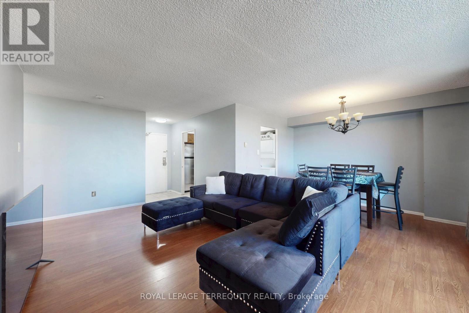 410 - 5 San Romano Way, Toronto, Ontario  M3N 2Y4 - Photo 3 - W12296901