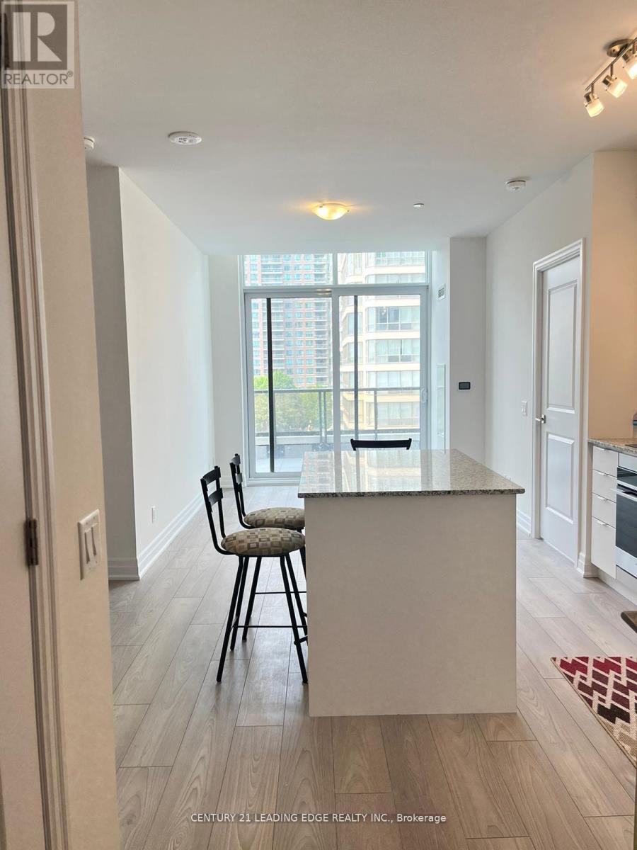 507 - 36 Elm Drive, Mississauga, Ontario  L5B 0N3 - Photo 6 - W12296928