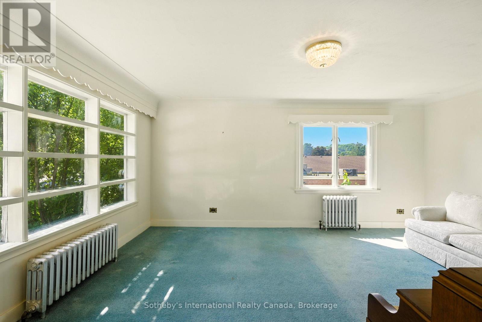 10 Fairy Avenue, Huntsville, Ontario  P1H 1G7 - Photo 17 - X12296992