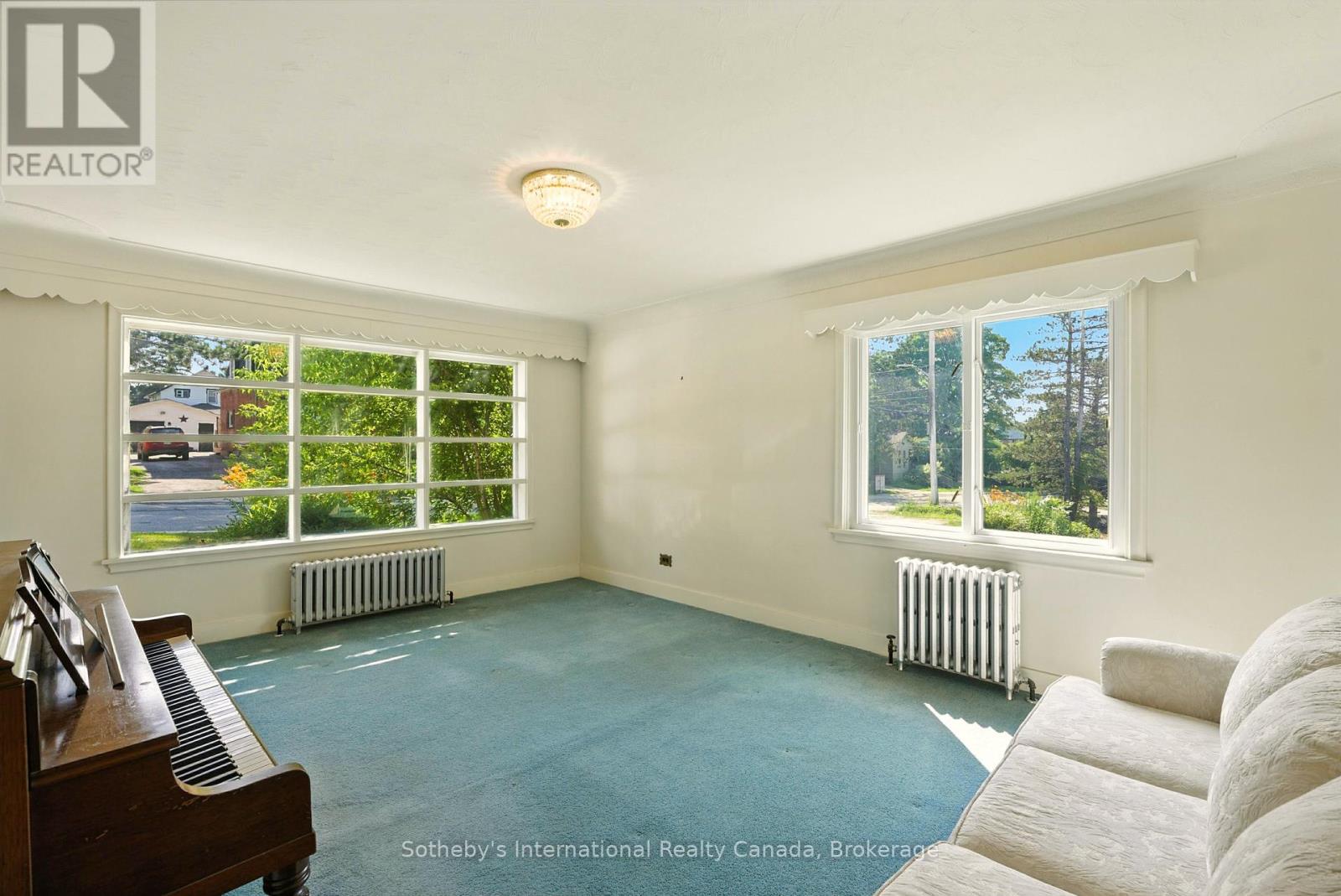 10 Fairy Avenue, Huntsville, Ontario  P1H 1G7 - Photo 19 - X12296992