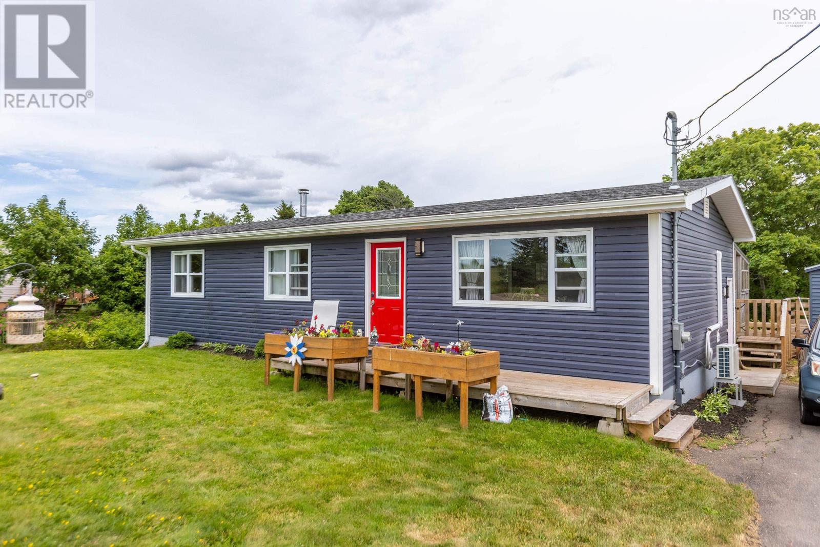Property at 1522 Fort Lawrence Road image 5