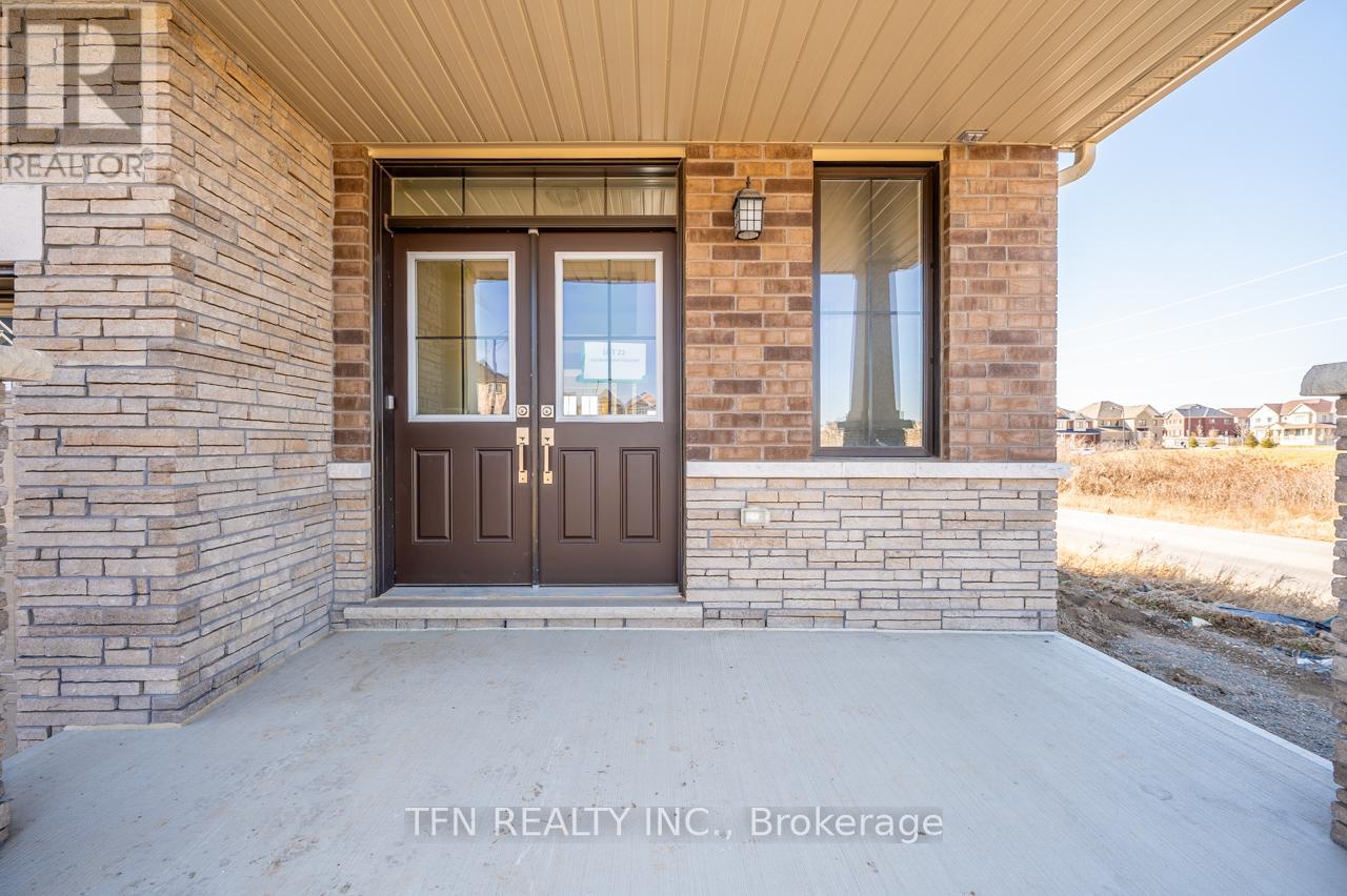 Property at 24 BASSWOOD CRESCENT image 3