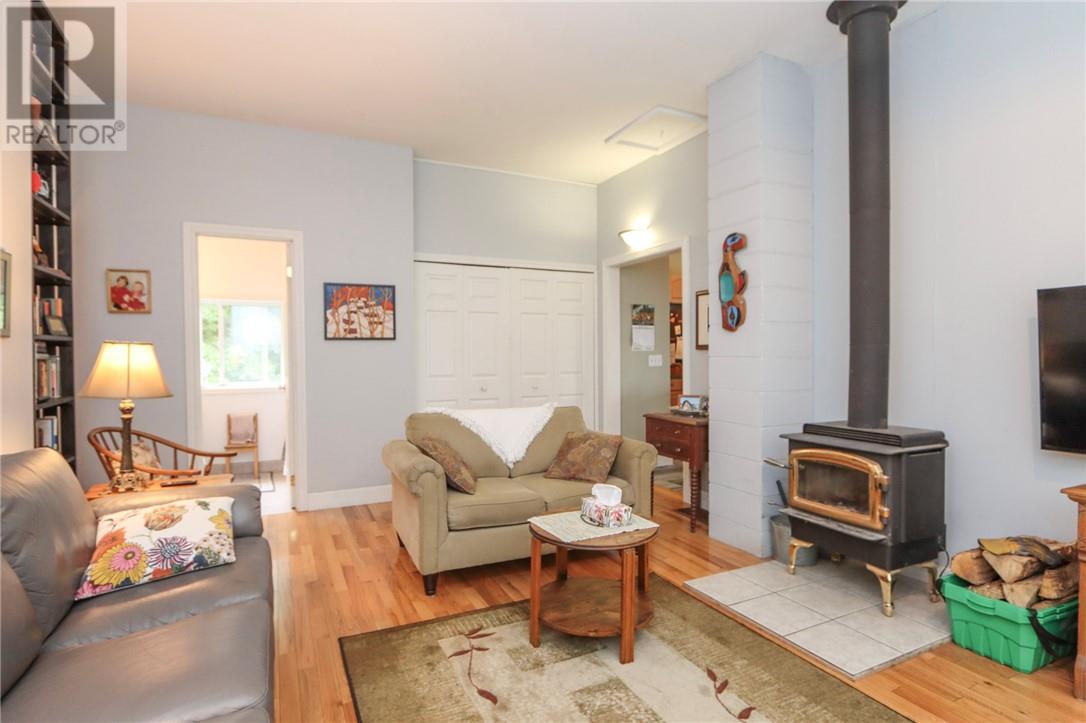 86 Hennessy Road, Whitefish, Ontario  P0M 3E0 - Photo 6 - 2123640