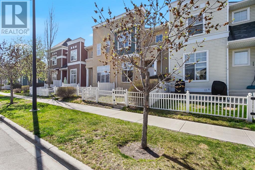 Property at 224 Mckenzie Towne Link SE image 3
