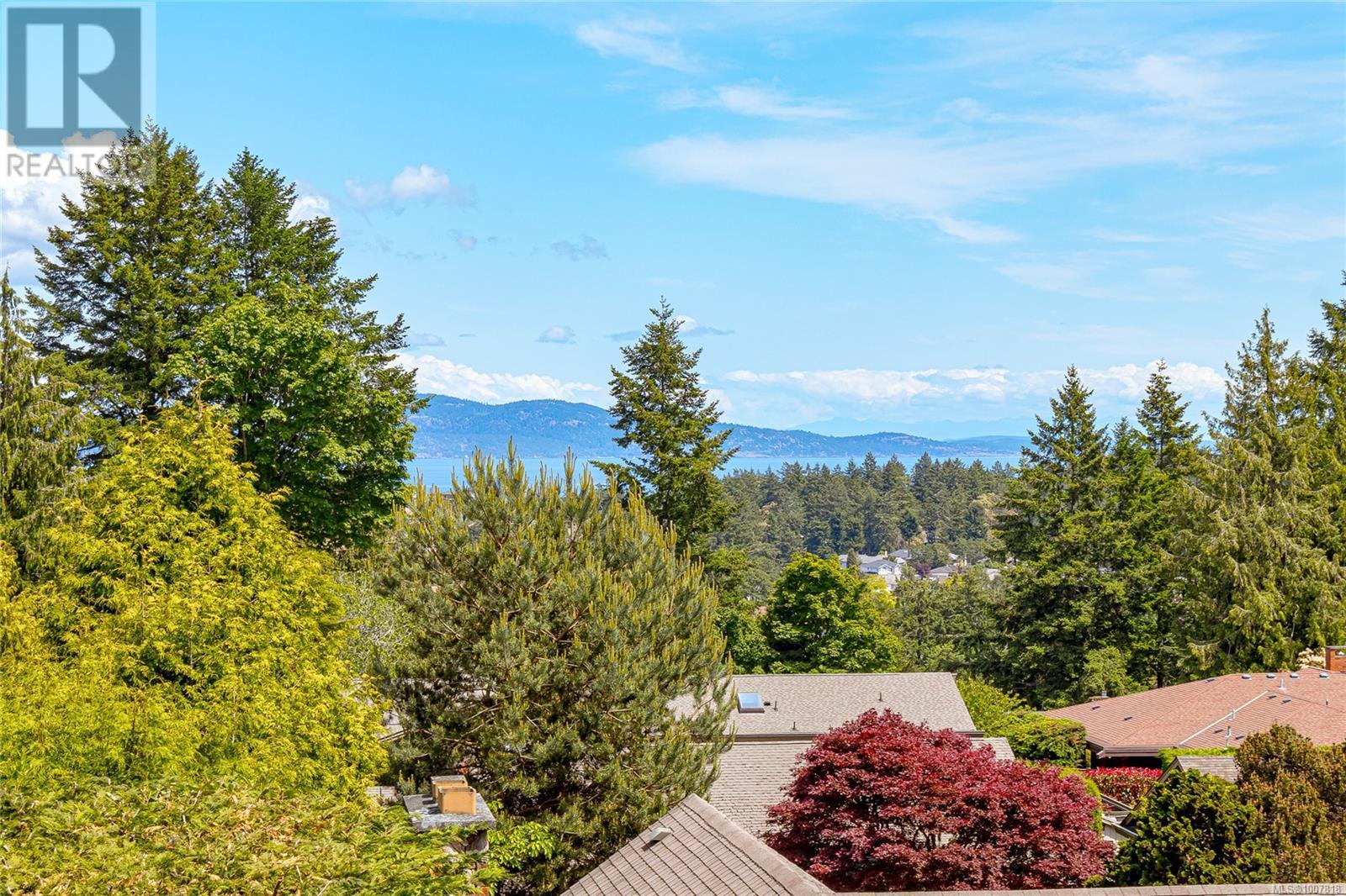 Property at 4689 Boulderwood Dr image 3