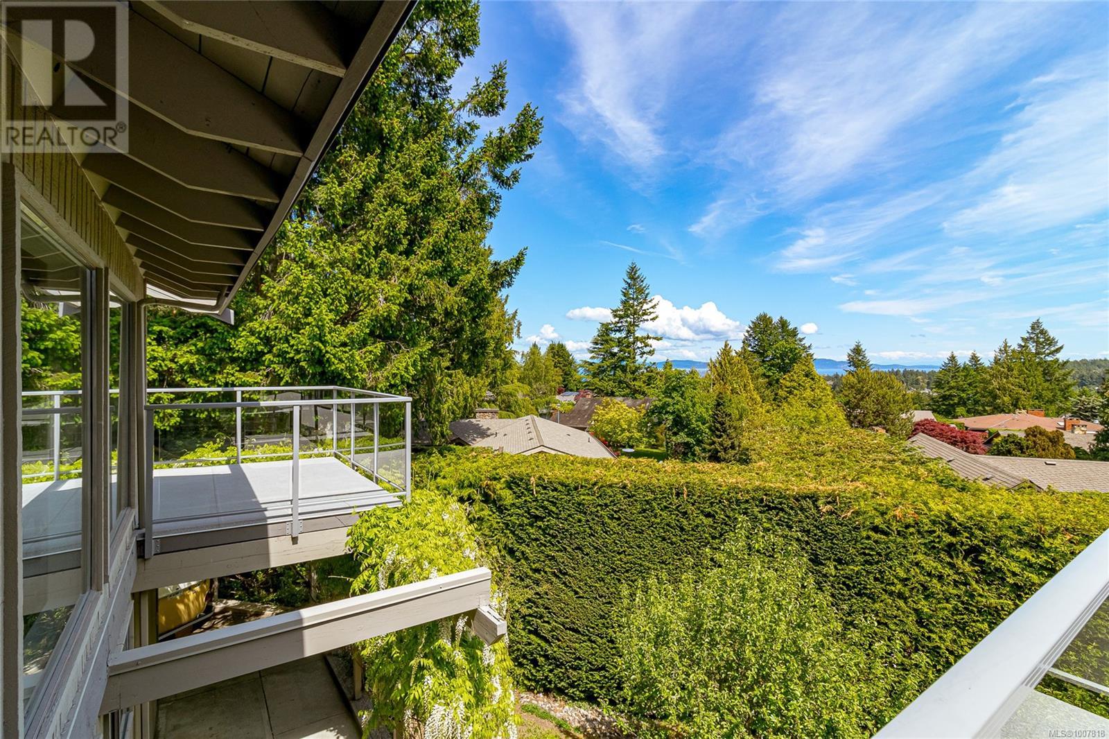 Property at 4689 Boulderwood Dr image 2