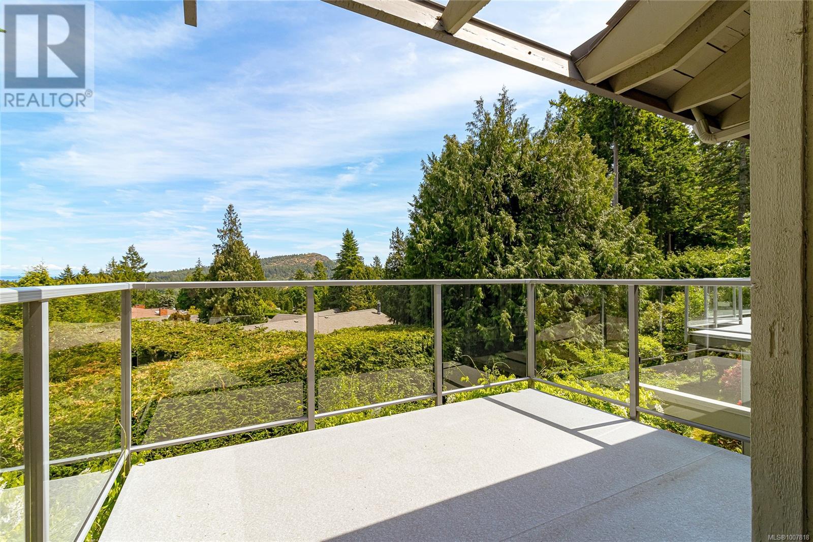 Property at 4689 Boulderwood Dr image 4