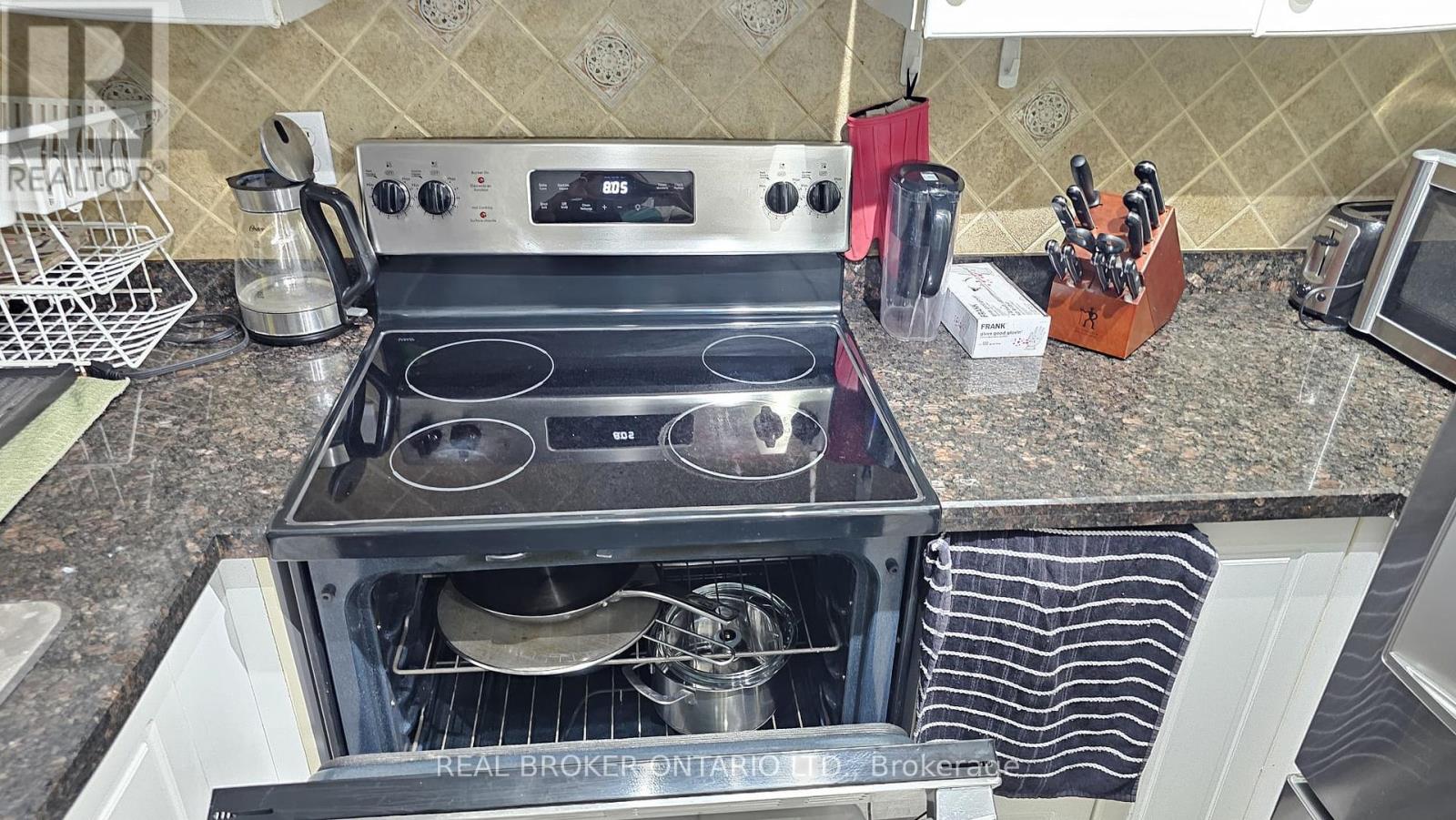 1516 - 7 Lorraine Drive, Toronto, Ontario  M2N 2E3 - Photo 10 - C12296941