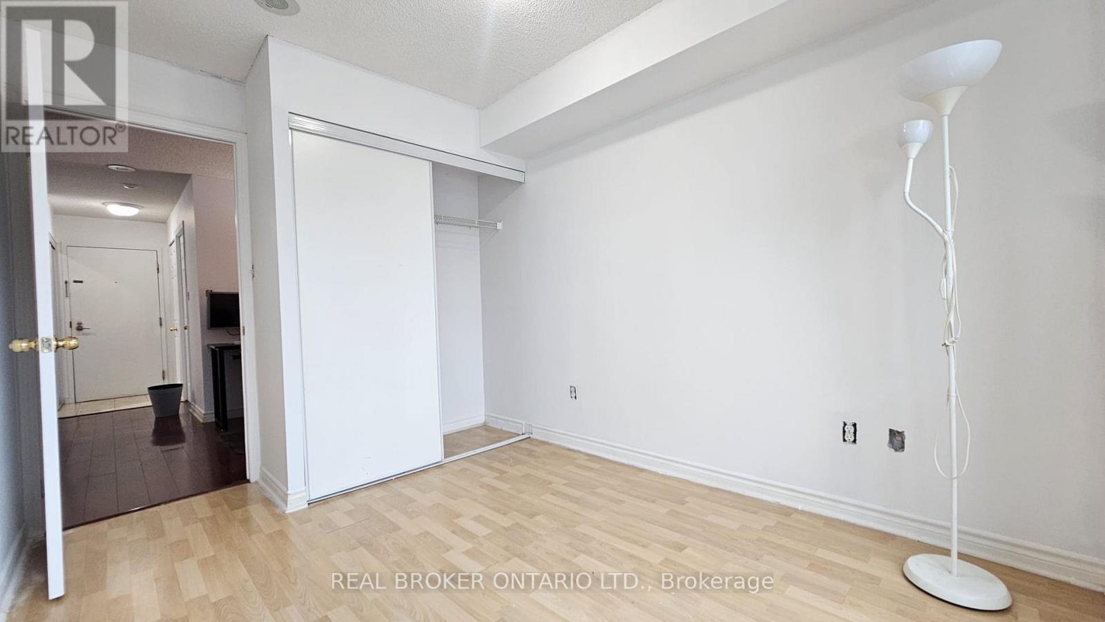 1516 - 7 Lorraine Drive, Toronto, Ontario  M2N 2E3 - Photo 16 - C12296941