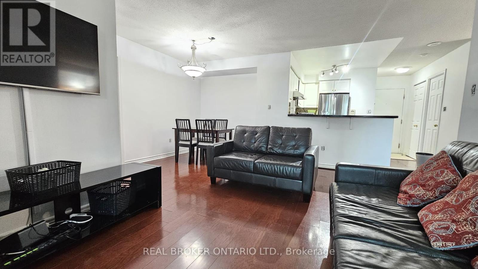 1516 - 7 Lorraine Drive, Toronto, Ontario  M2N 2E3 - Photo 2 - C12296941