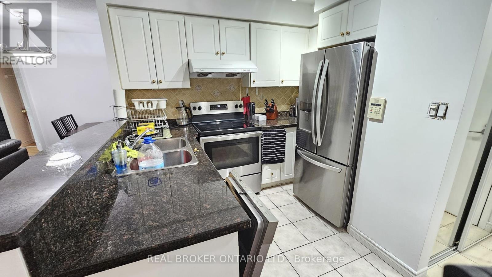 1516 - 7 Lorraine Drive, Toronto, Ontario  M2N 2E3 - Photo 7 - C12296941