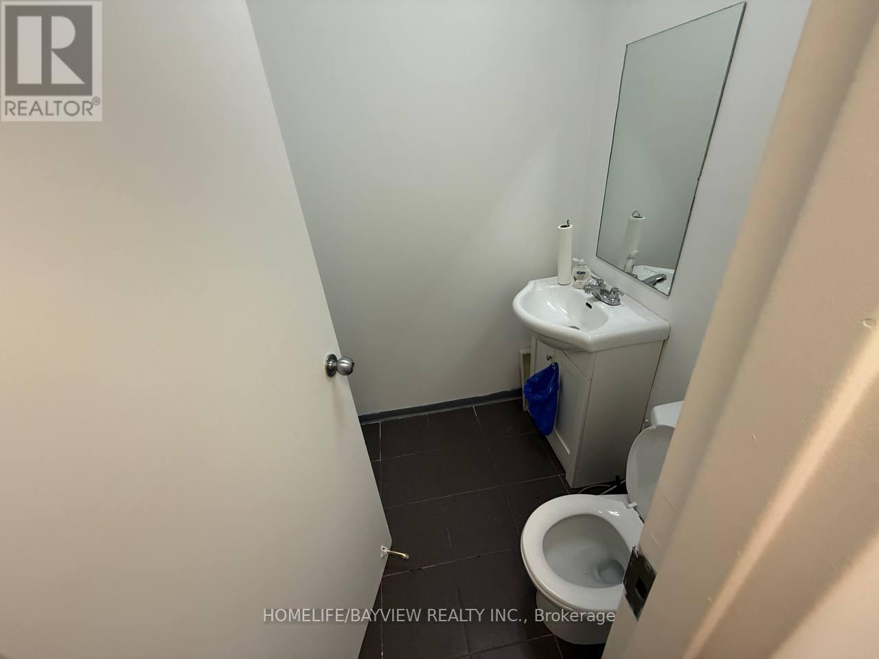 1910 Yonge Street, Toronto, Ontario  M4S 3B2 - Photo 10 - C12297015