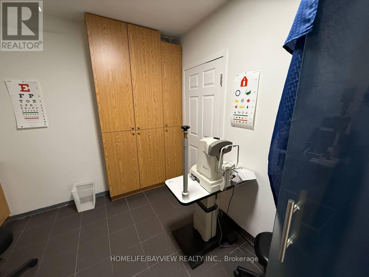 1910 Yonge Street, Toronto, Ontario  M4S 3B2 - Photo 8 - C12297015