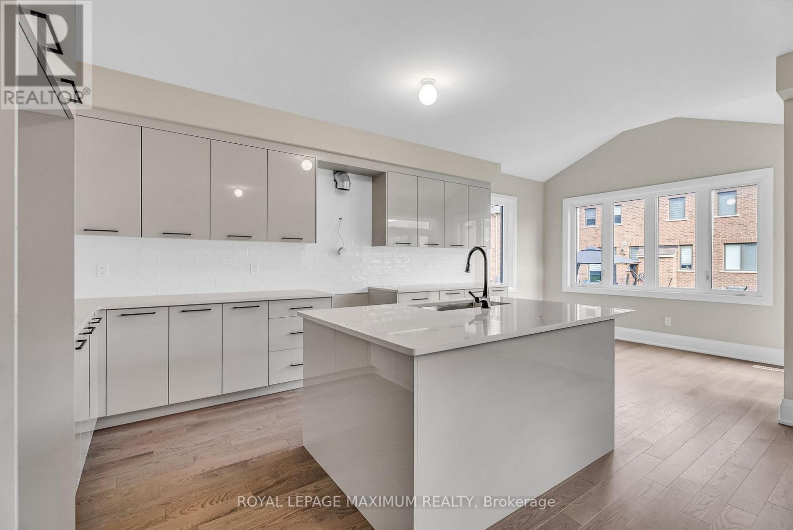 17 Bertram Gate, Whitby, Ontario  L1P 0M5 - Photo 11 - E12297048
