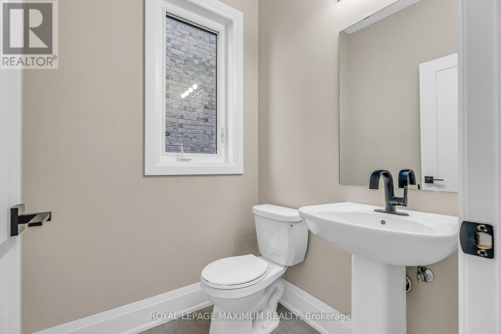 Property at 17 BERTRAM GATE image 4