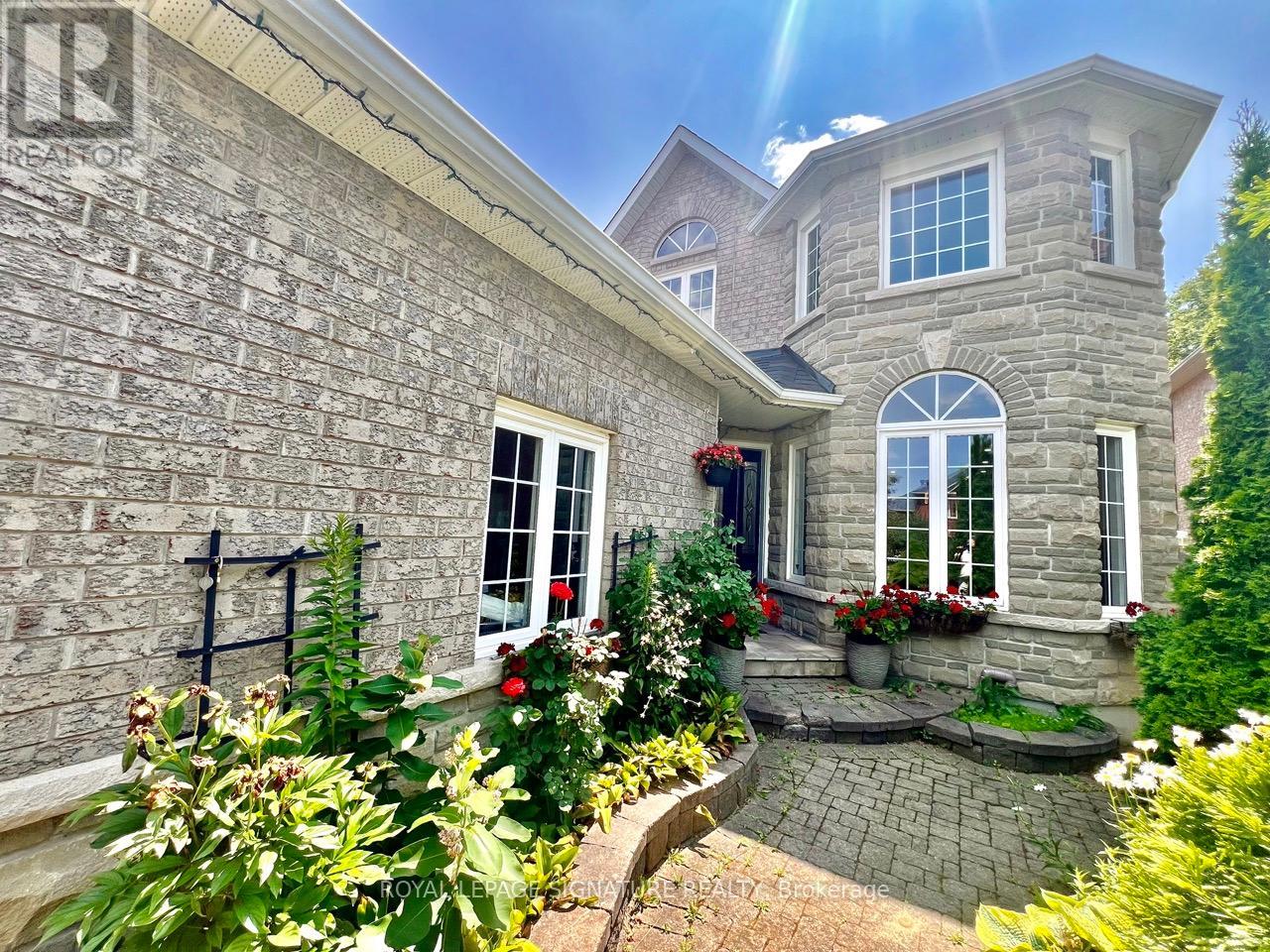 Property at 133 HUMBERLAND DRIVE image 3