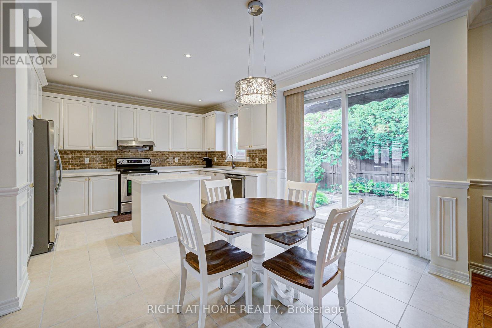 16 Milos Road, Richmond Hill, Ontario  L4E 0J9 - Photo 17 - N12297011