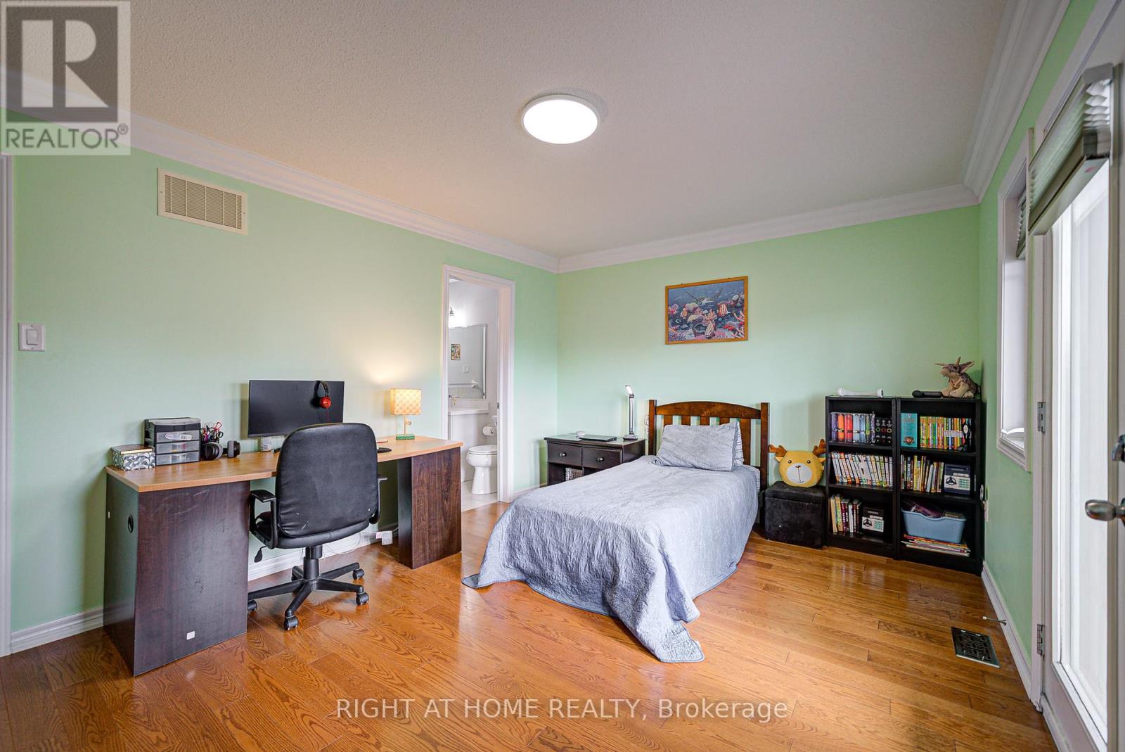 16 Milos Road, Richmond Hill, Ontario  L4E 0J9 - Photo 25 - N12297011