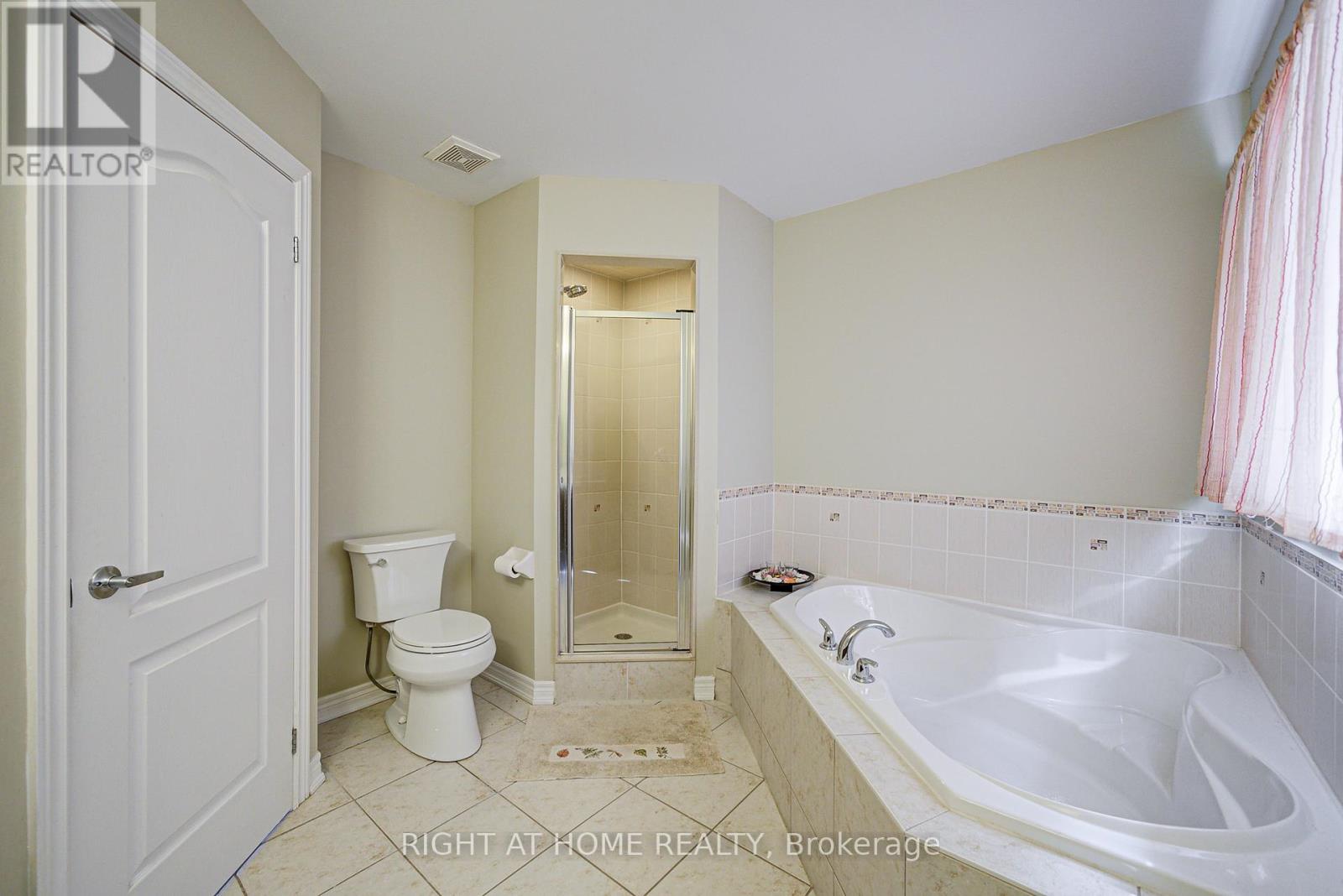 16 Milos Road, Richmond Hill, Ontario  L4E 0J9 - Photo 38 - N12297011