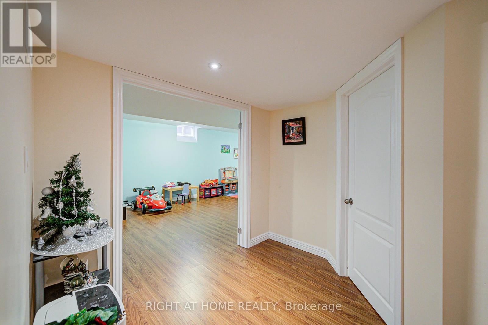 16 Milos Road, Richmond Hill, Ontario  L4E 0J9 - Photo 40 - N12297011
