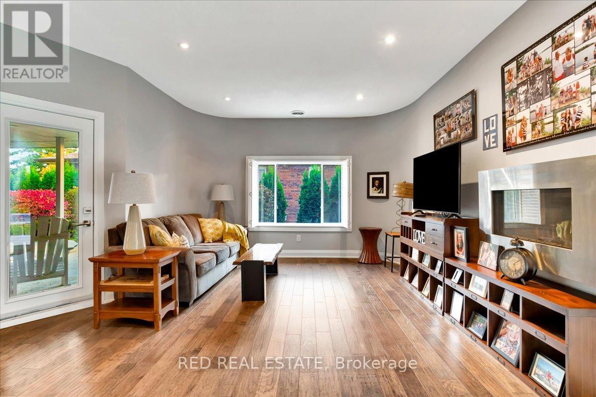 88 Cook Street, Barrie, Ontario  L4M 4G6 - Photo 16 - S12296966