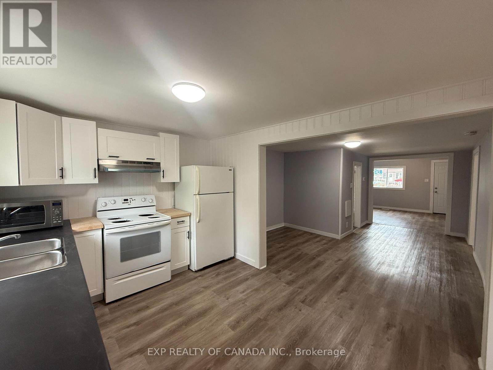 Property at 155 CEDAR STREET N image 3