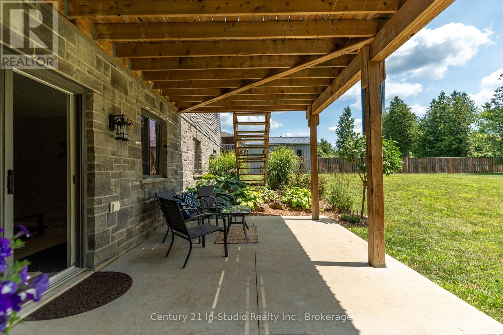 202 Meredith Way, Chatsworth, Ontario  N0H 1G0 - Photo 12 - X12098166