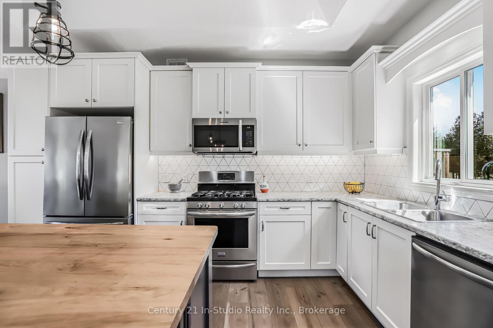 202 Meredith Way, Chatsworth, Ontario  N0H 1G0 - Photo 25 - X12098166