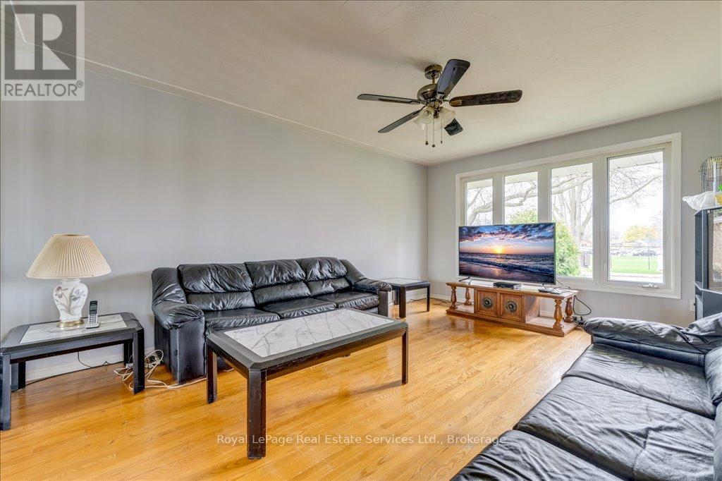 51 Athens Street, Hamilton, Ontario  L9C 3K8 - Photo 10 - X12297069