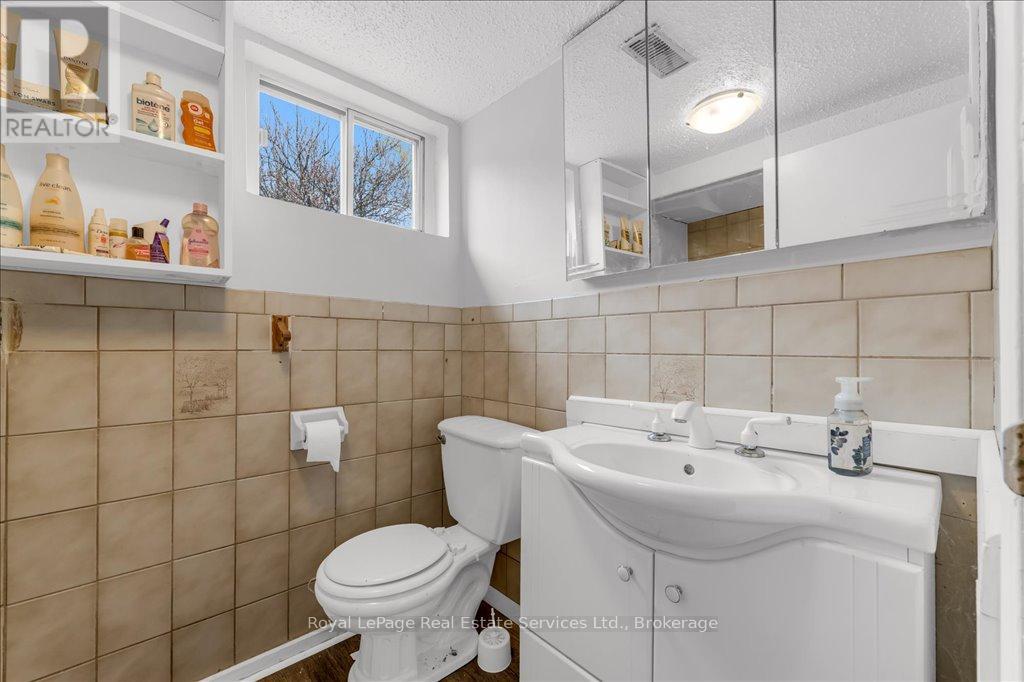 51 Athens Street, Hamilton, Ontario  L9C 3K8 - Photo 19 - X12297069