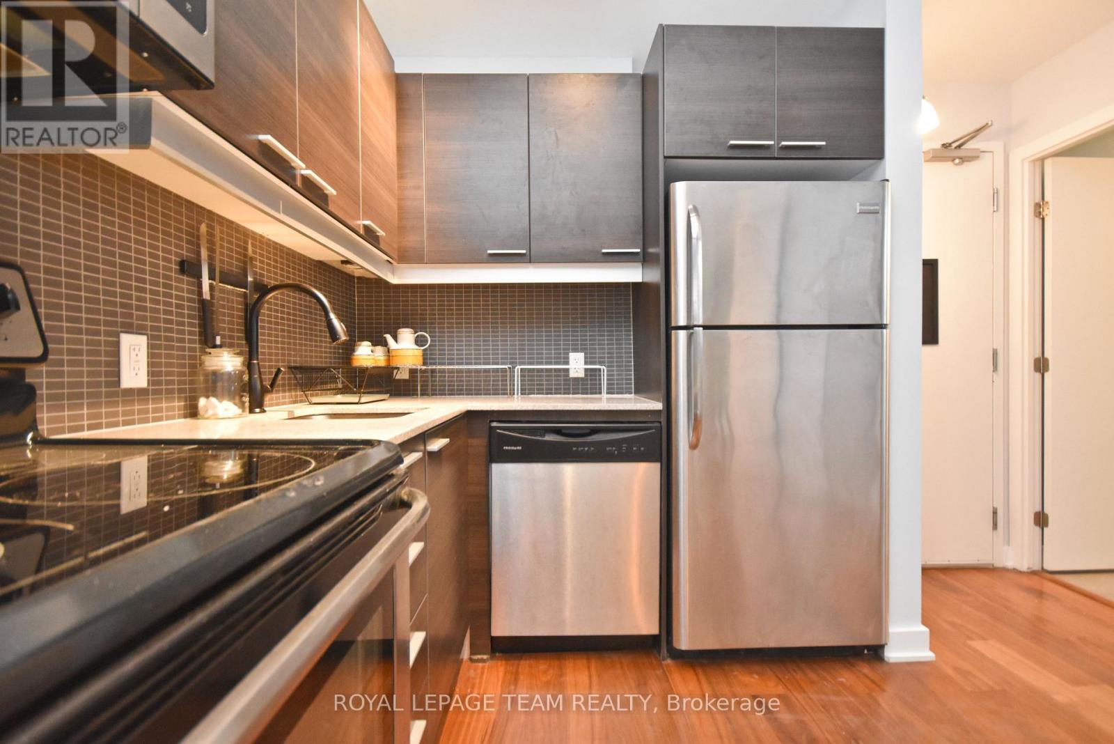 211 - 354 Gladstone Avenue, Ottawa, Ontario  K2P 0R4 - Photo 6 - X12297203