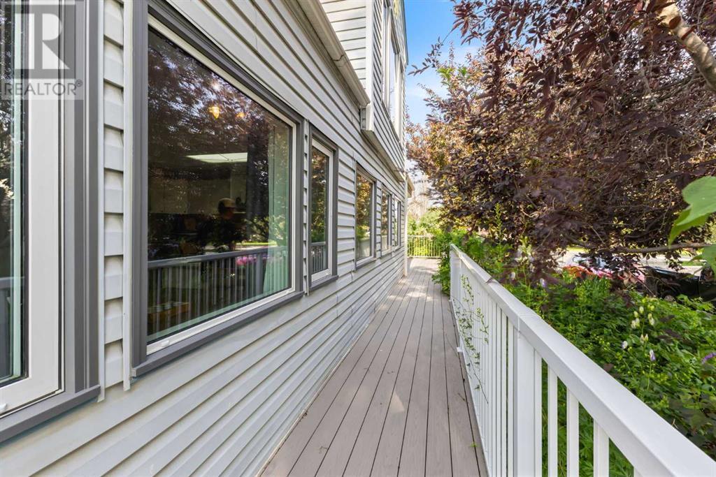 Property at 2441 25a Street SW image 5