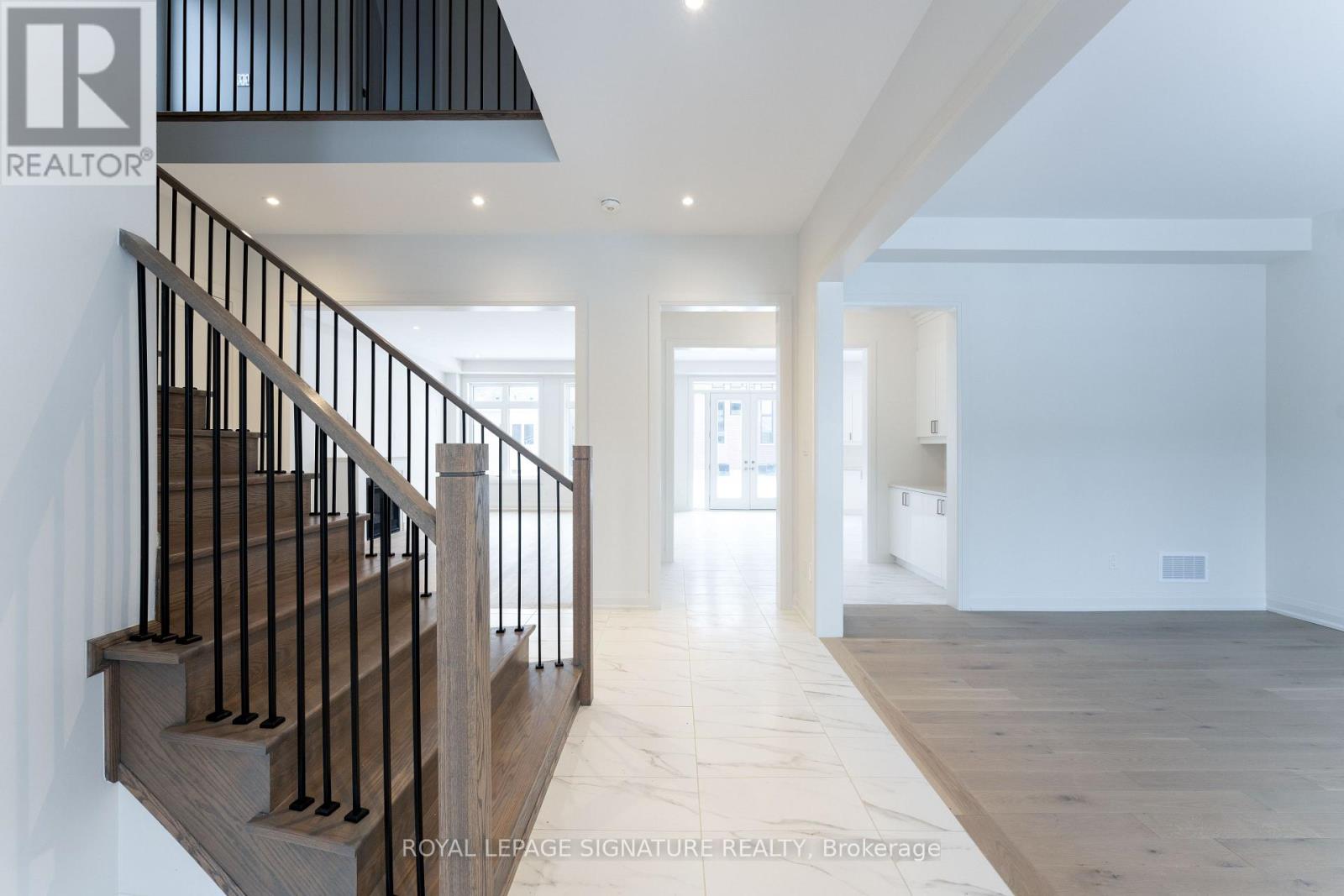 Property at 9 MAYFLOWER GARDENS image 3