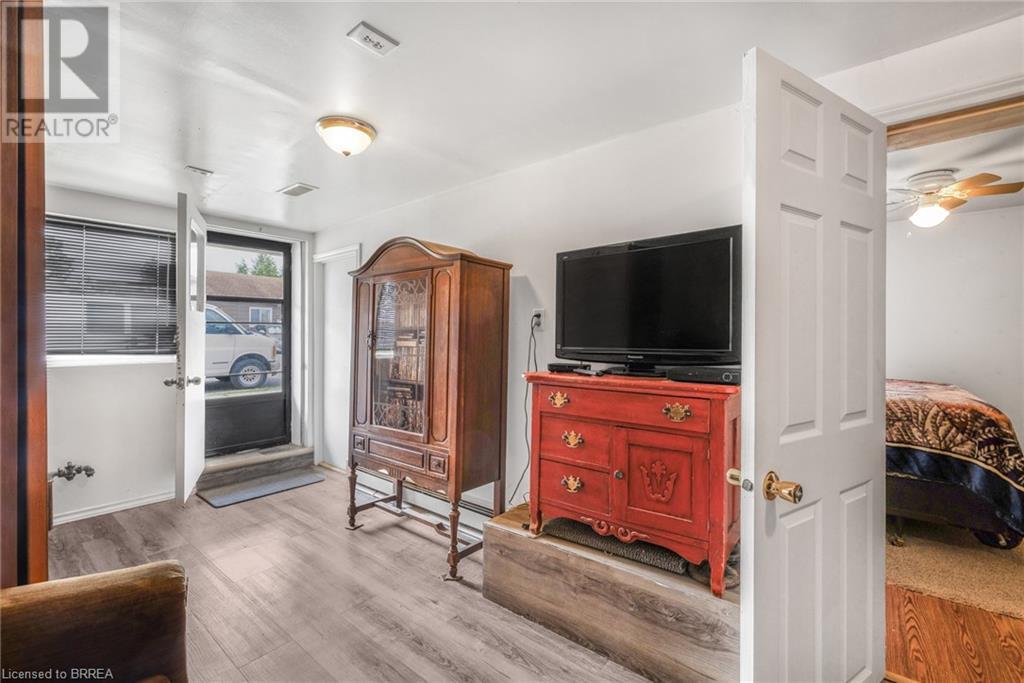 Property at 6 PATRICIA Street image 5